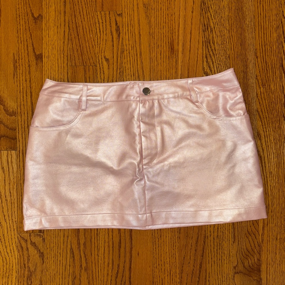 Elegant Pink Shimmer Mini Skirt